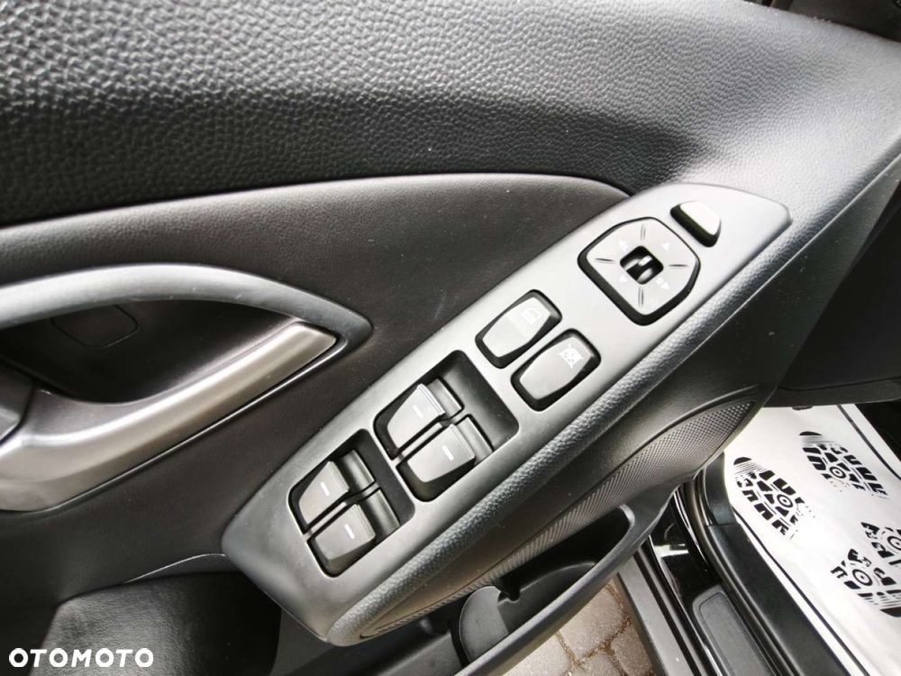 Hyundai ix35 - 13