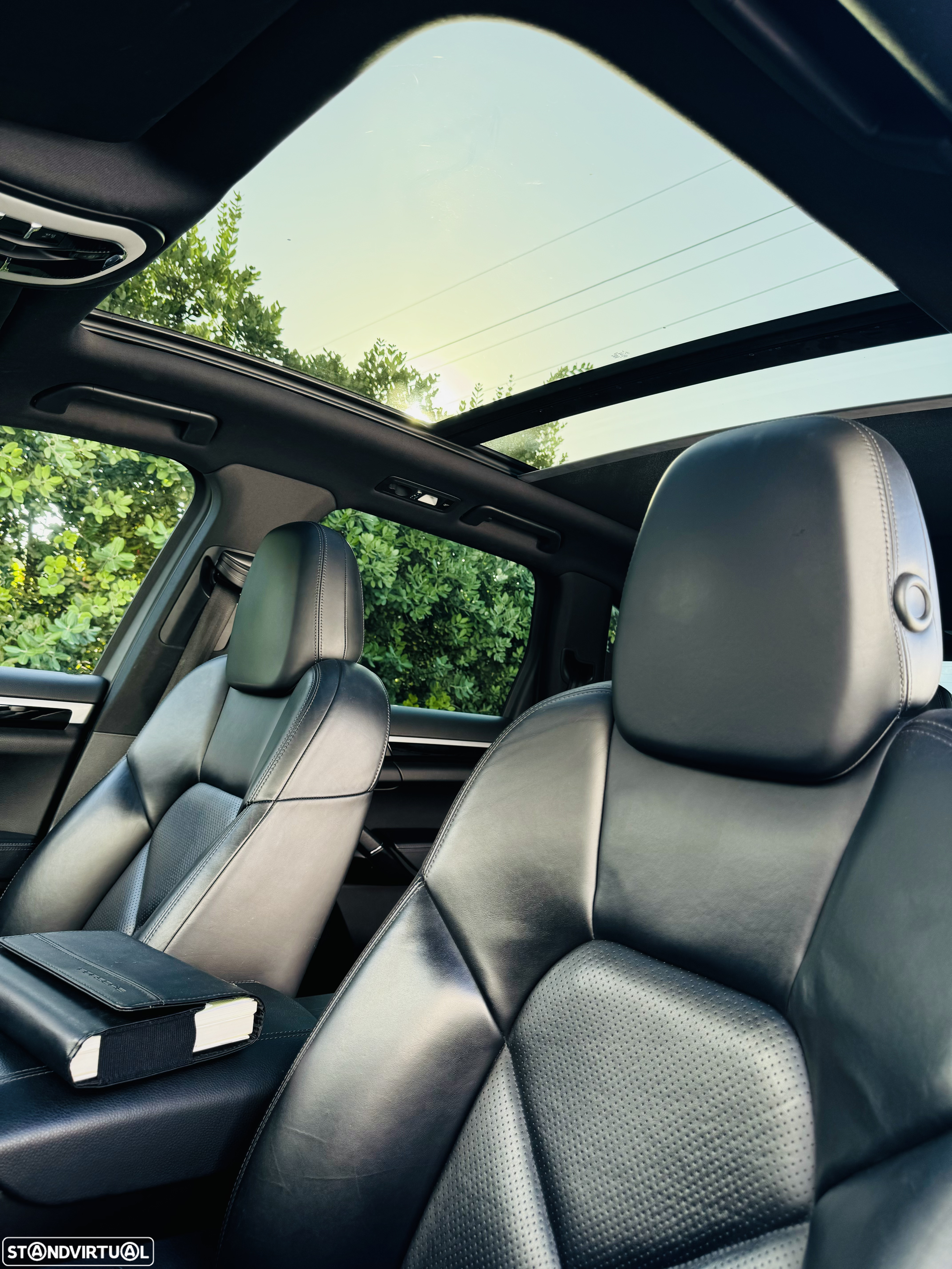 Porsche Cayenne Platinum Edition - 12
