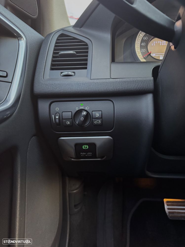 Volvo XC 60 2.4 D5 VOR Ocean Race AWD Geartronic - 10