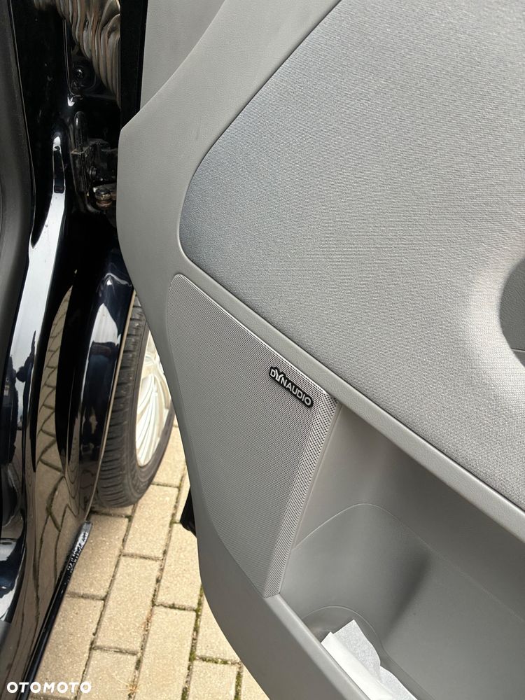 Volkswagen Multivan - 12