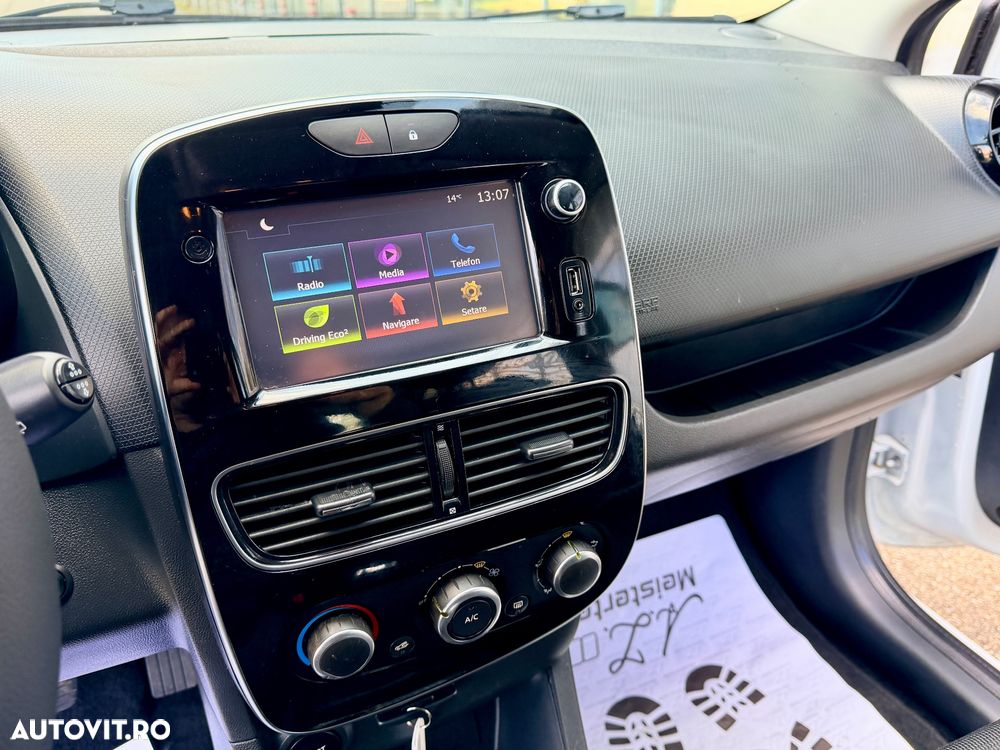 Renault Clio - 11