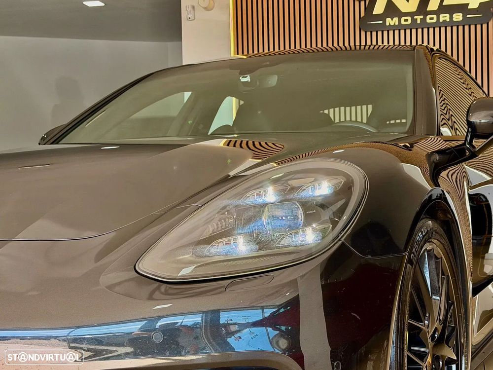 Porsche Panamera - 4