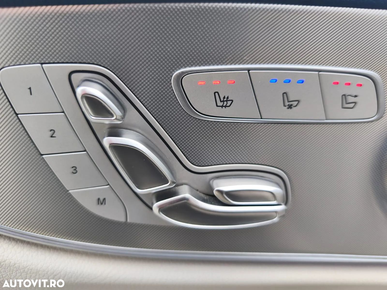 Mercedes-Benz E 400 4MATIC Cabrio - 39