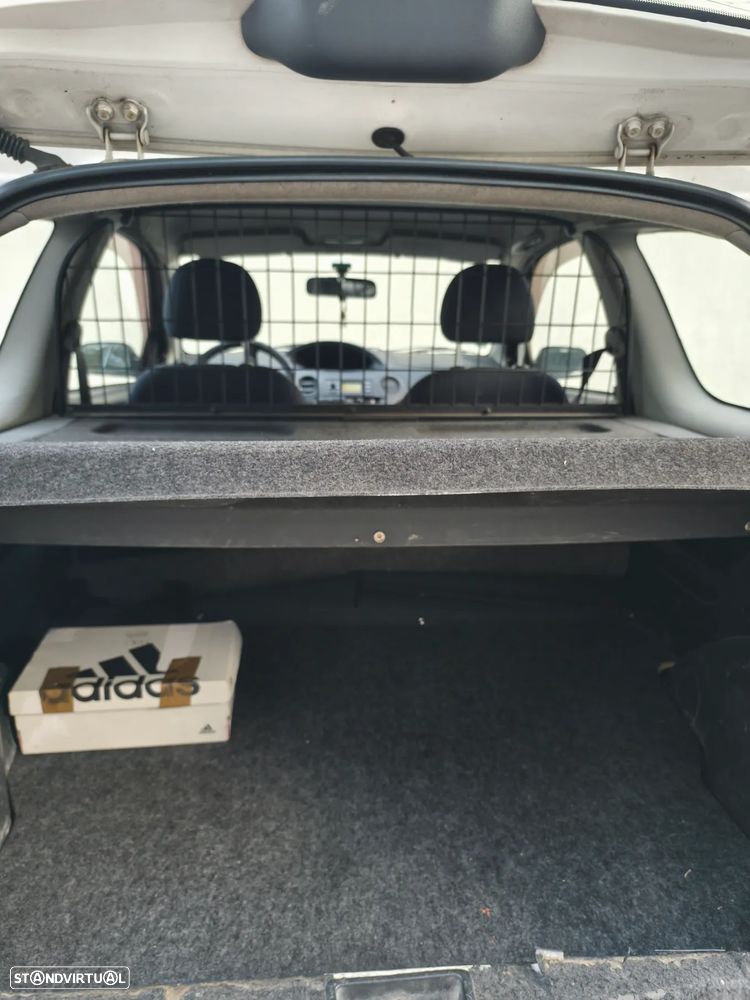 Toyota Yaris 1.4 D-4D Sol - 11