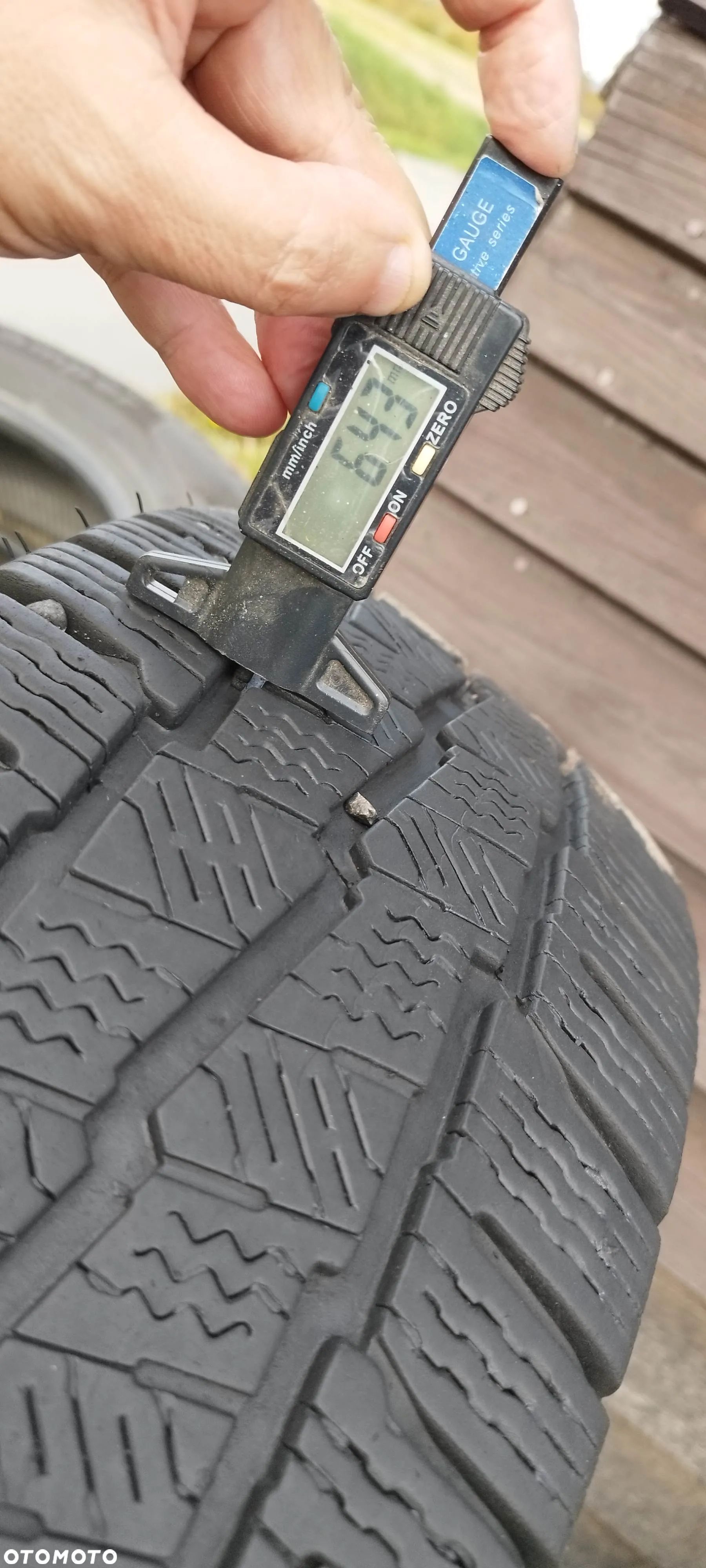 215/65/16 c michelin agilis alpin - 1