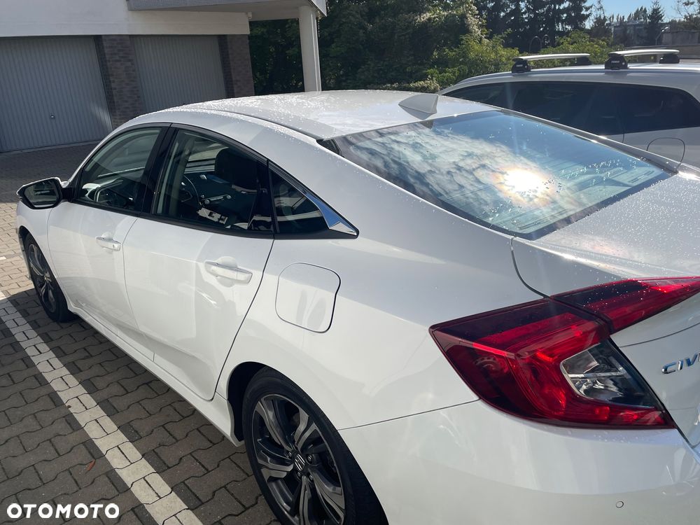 Honda Civic 1.5 T Elegance CVT - 2
