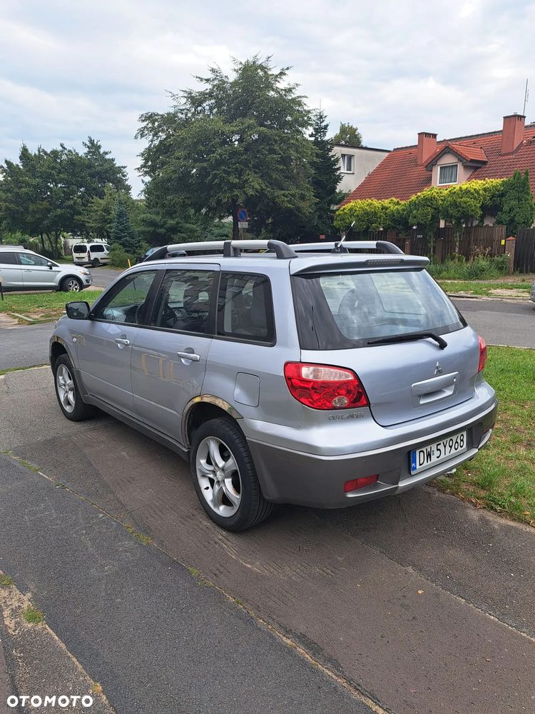 Mitsubishi Outlander 2.0 Invite - 5