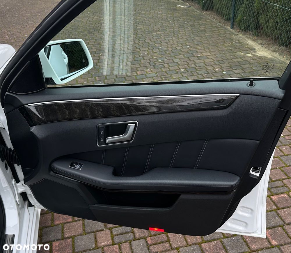 Mercedes-Benz Klasa E 250 BlueTEC 9G-TRONIC Avantgarde - 15