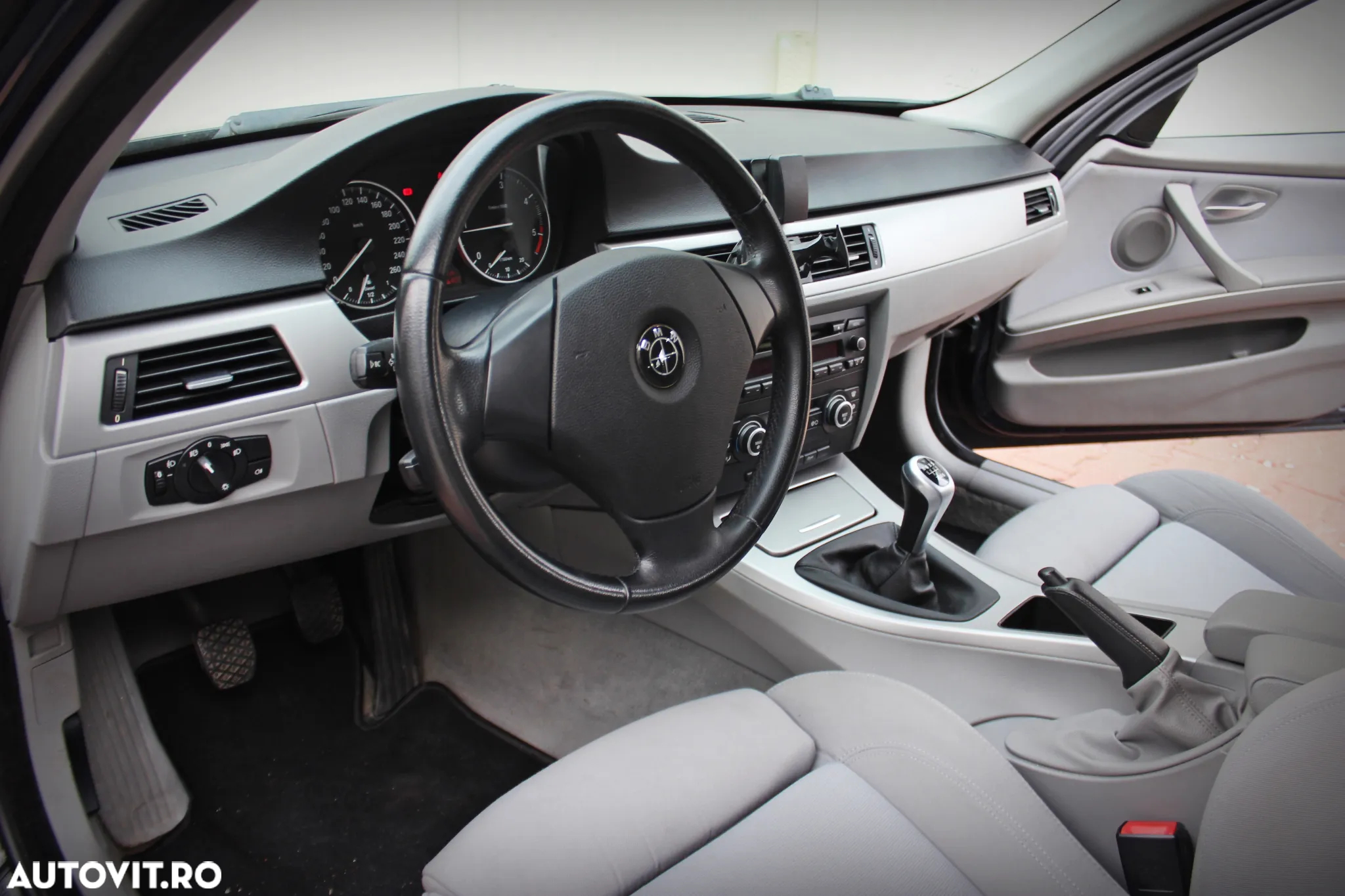 BMW Seria 3 320d DPF Touring - 13