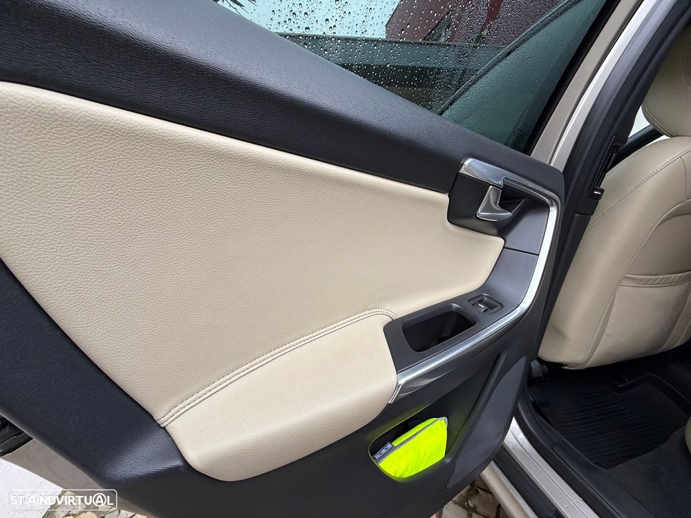 Volvo XC 60 D3 Geartronic Momentum - 7