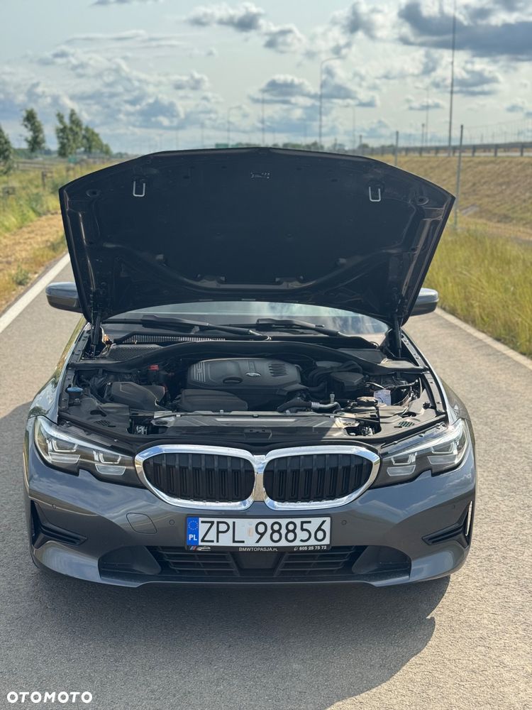 BMW Seria 3 318d Touring - 38