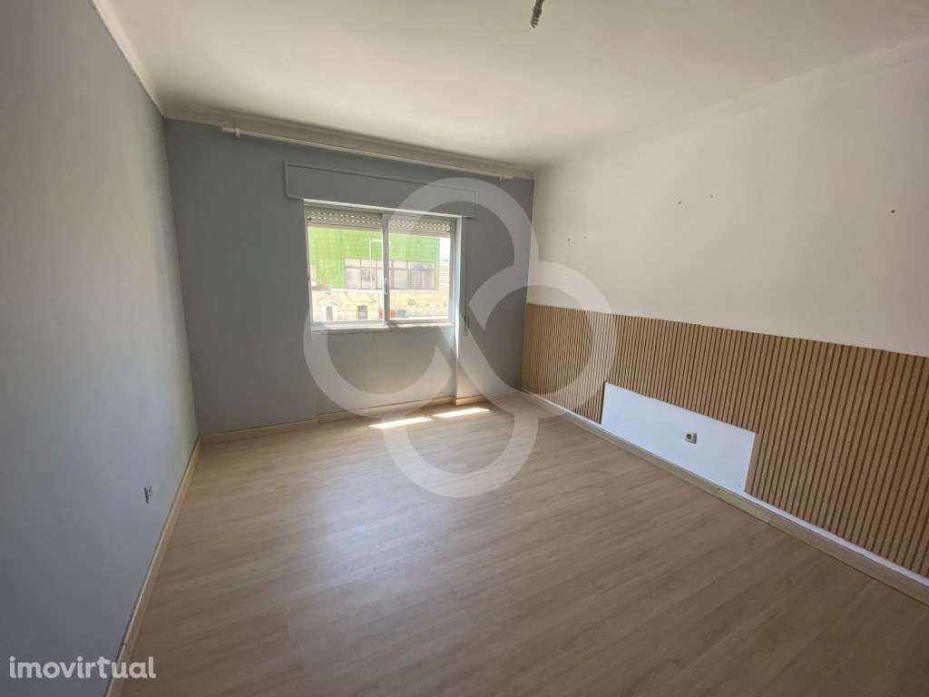 Apartamento T3 em Bom Estado de Conservação com Terraço e Garagem e... - Grande imagem: 4/43