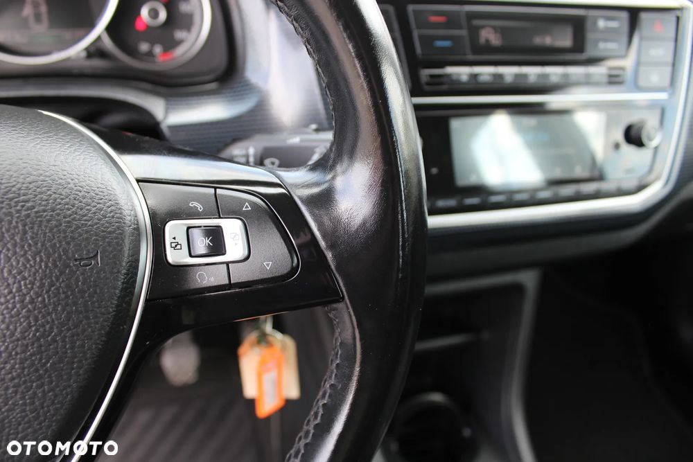 Volkswagen up! United - 22
