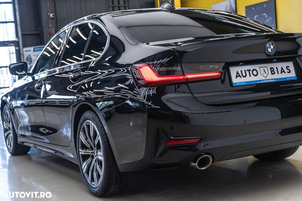 BMW Seria 3 318i Aut. Sport Line - 32