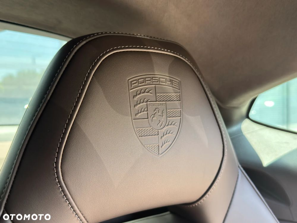 Porsche Panamera 4 E-Hybrid PHEV - 22