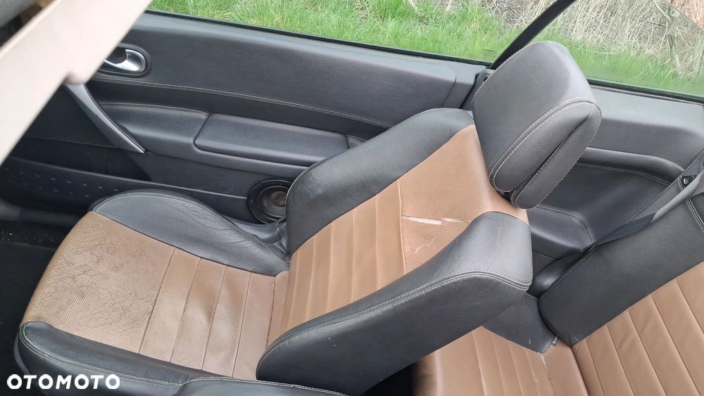 Na części RENAULT MEGANE II CABRIO SILNIK silnik 1.9 DCI 115 KM F9Q818 lakier skrzynia maska zderzak drzwi klapa szyba fotel kanapa lusterko lampa deska GWARANCJA !!! Przód Tył Zestaw Komplet Drzwi Klapa Zderzak Błotnik Maska Grill Atrapa Szyba Pas Lampa Lusterko Boczki Fotel Kanapa Kokpit Deska Rozdzielcza Przełącznik Włącznik Sterownik Przewody Wiązka Instalacja Moduł Komputer Czujnik Listwa Pompa Alternator Wtryski Głowica Rozrusznik Kompresor Sprzęgło Dwumas Silnik  Skrzynia ABS Klimatyzacji Paliwa Wspomagania Kolektor Turbina Przepustnica Zawór Chłodnica Koło Hak Belka Sanki Zawieszenie Mcpherson Półoś Amortyzator Wydech Tłumik Zacisk dach - 13