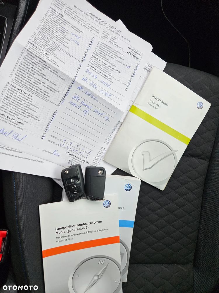 Volkswagen Golf - 24