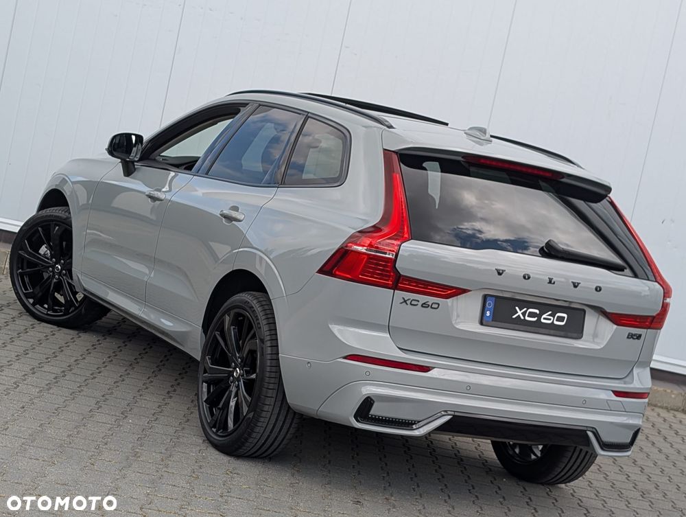 Volvo XC 60 B5 B AWD Plus Dark - 13