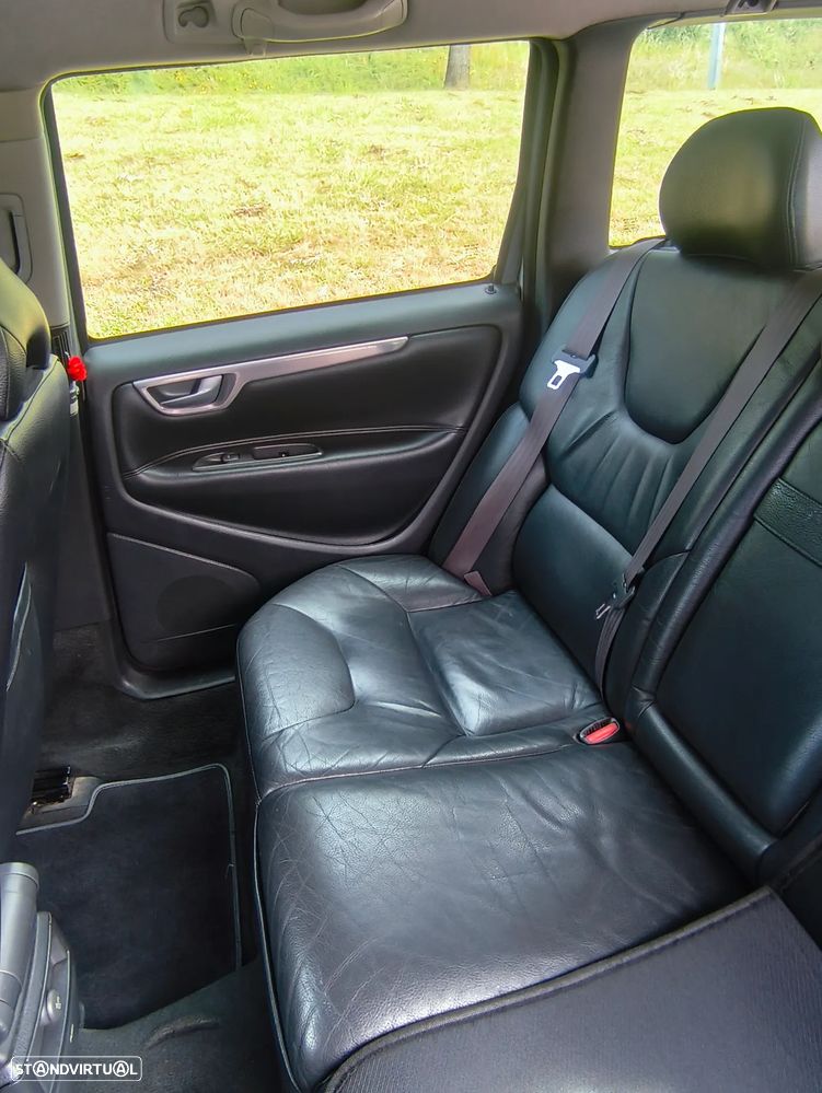 Volvo V70 2.4 D5 - 16