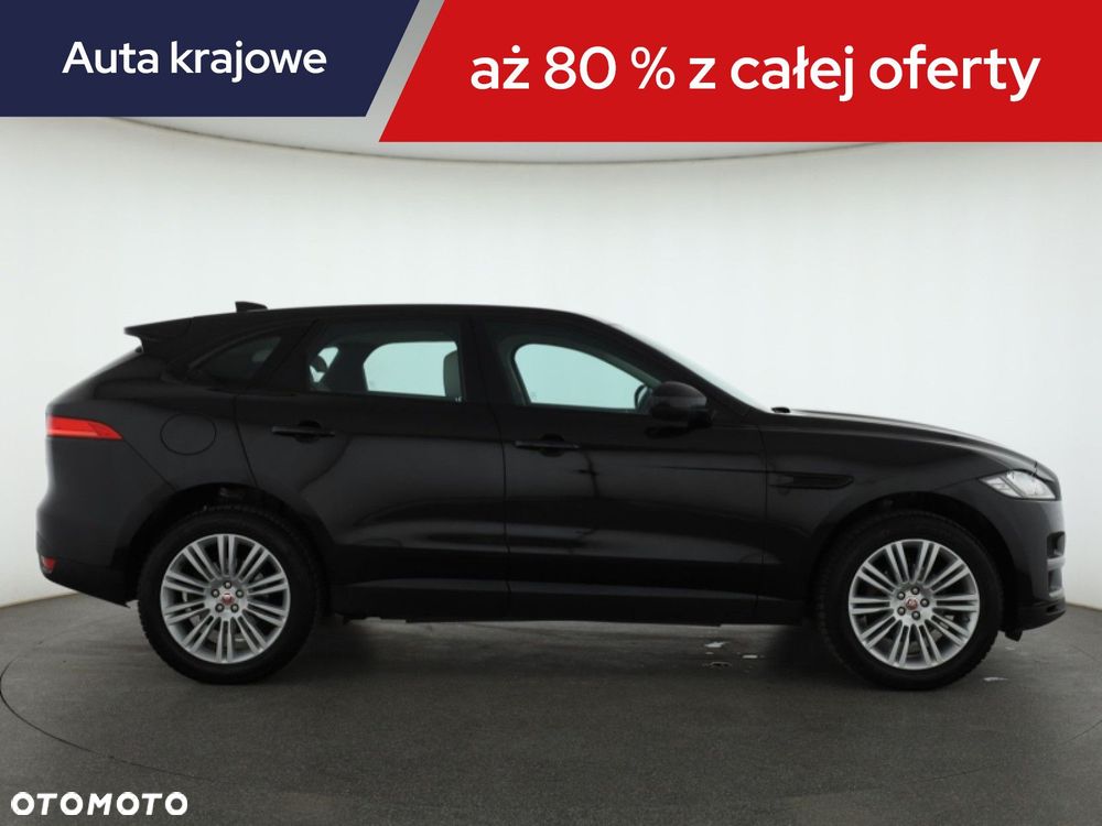 Jaguar F-Pace - 8