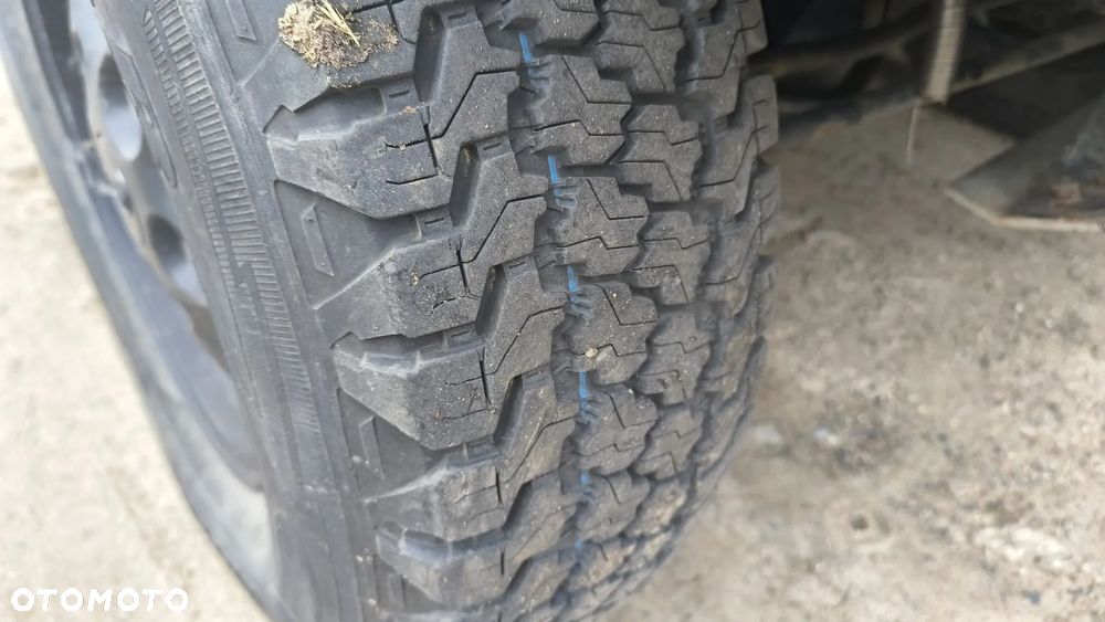 Land Rover Defender 90 Style - 12