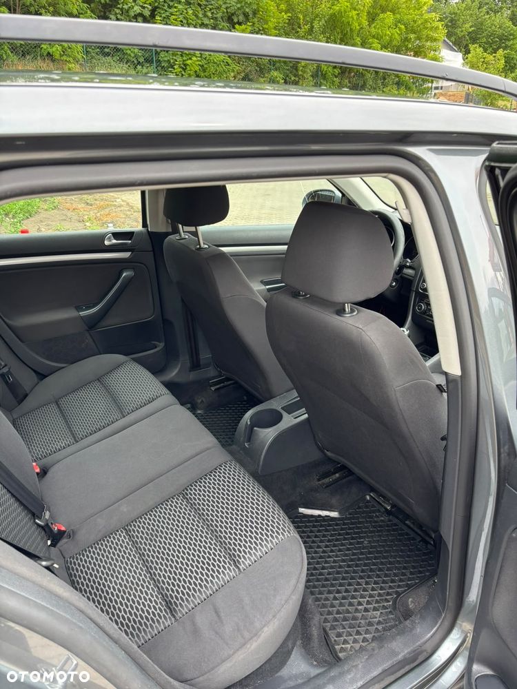 Volkswagen Golf - 6