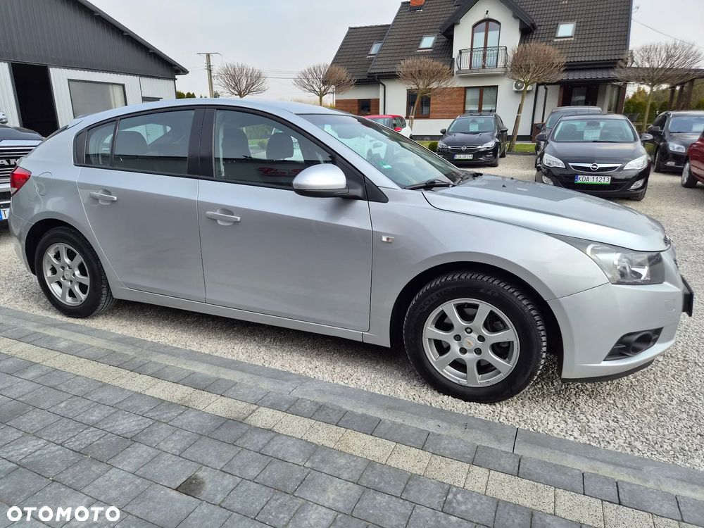 Chevrolet Cruze - 11