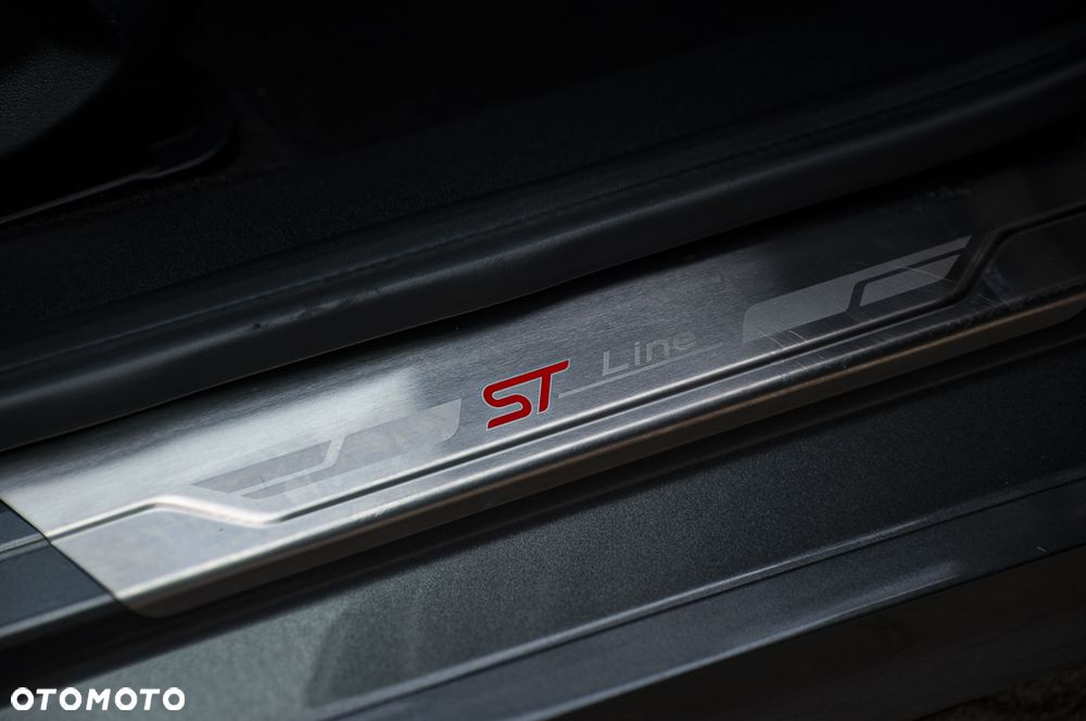 Ford Fiesta 1.0 EcoBoost S&S ST-LINE - 28