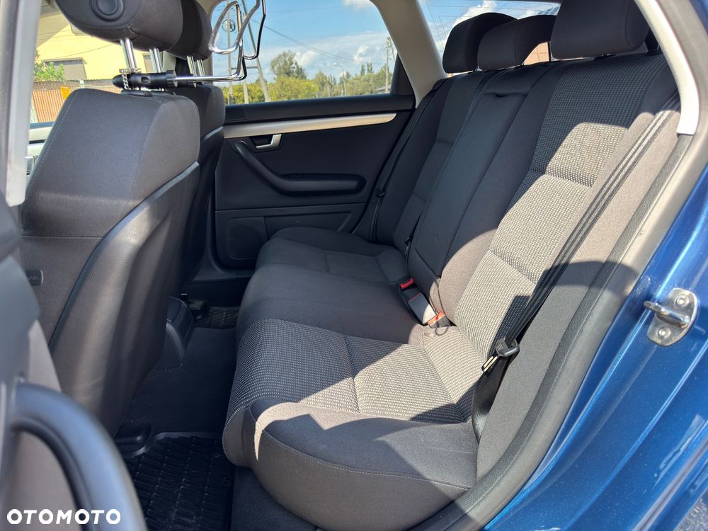 Audi A4 Avant 2.0 T FSI - 27