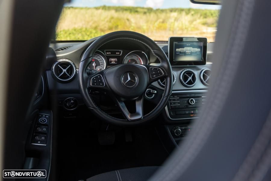 Mercedes-Benz GLA 180 d Urban Aut. - 23