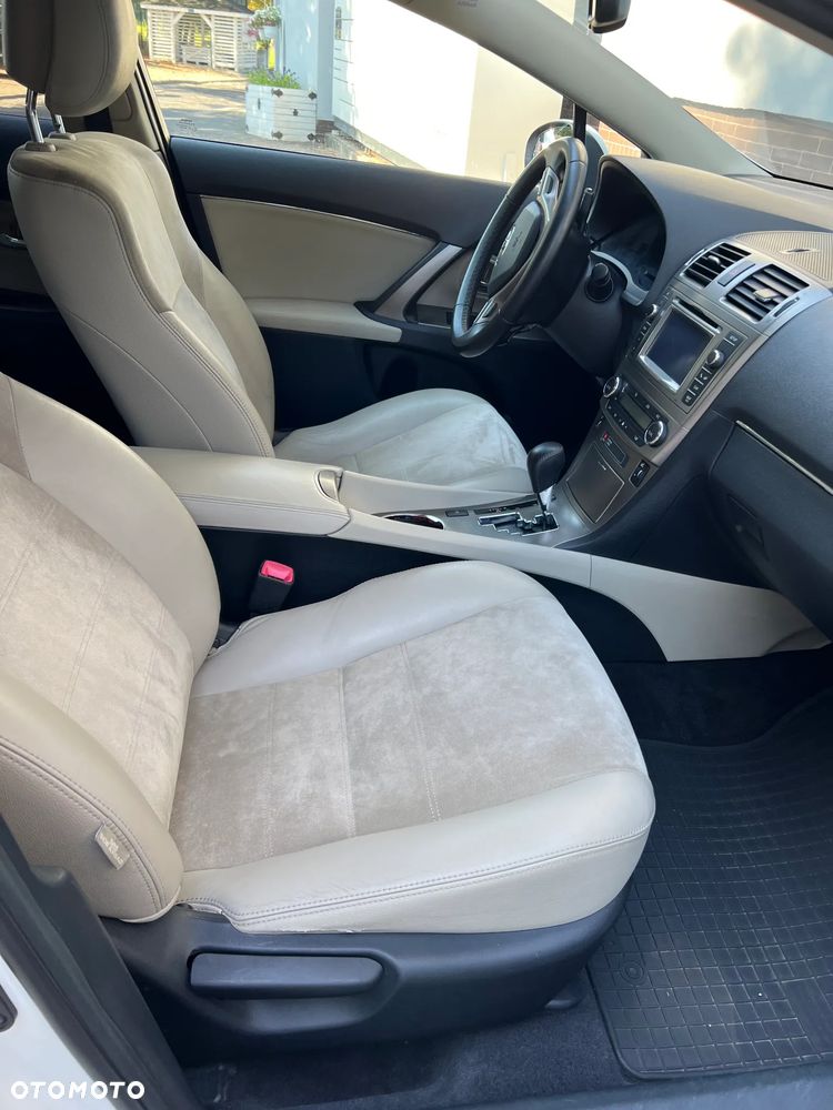 Toyota Avensis 1.8 Sol EU5 MS - 9