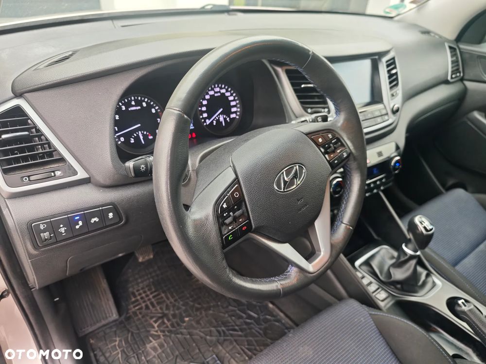 Hyundai Tucson blue 1.6 GDi 2WD Navi - 11