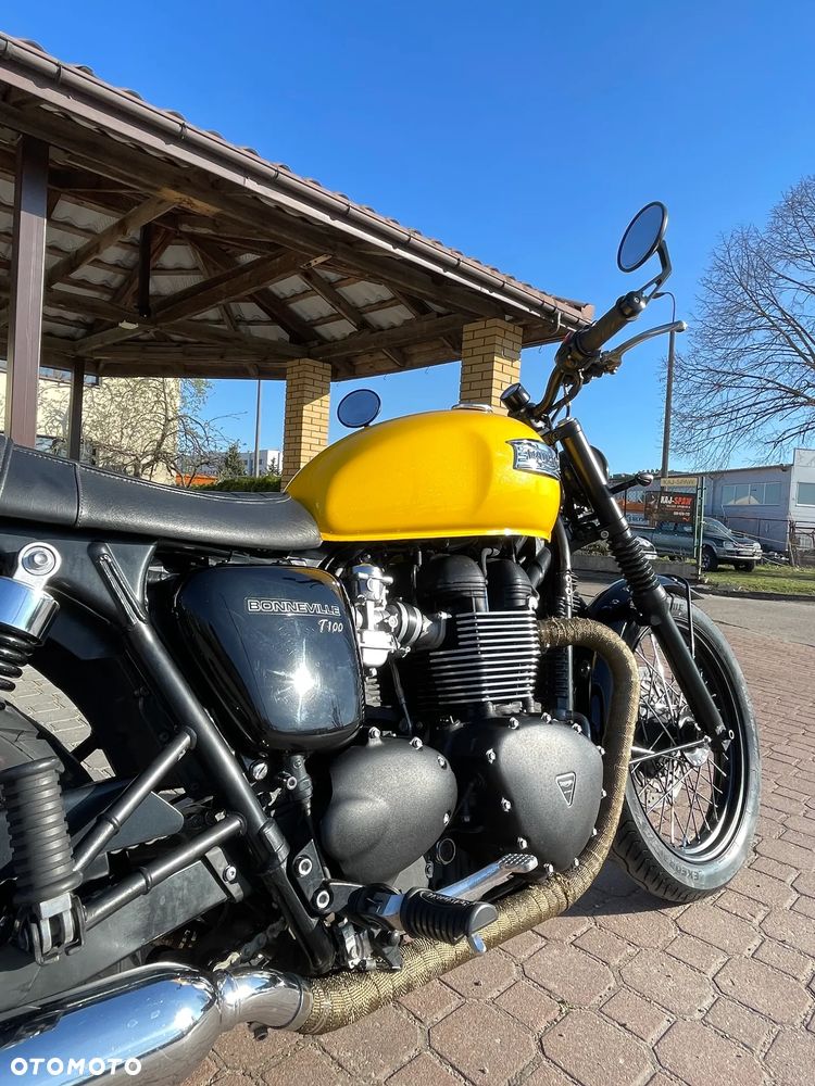 Triumph Bonneville - 13