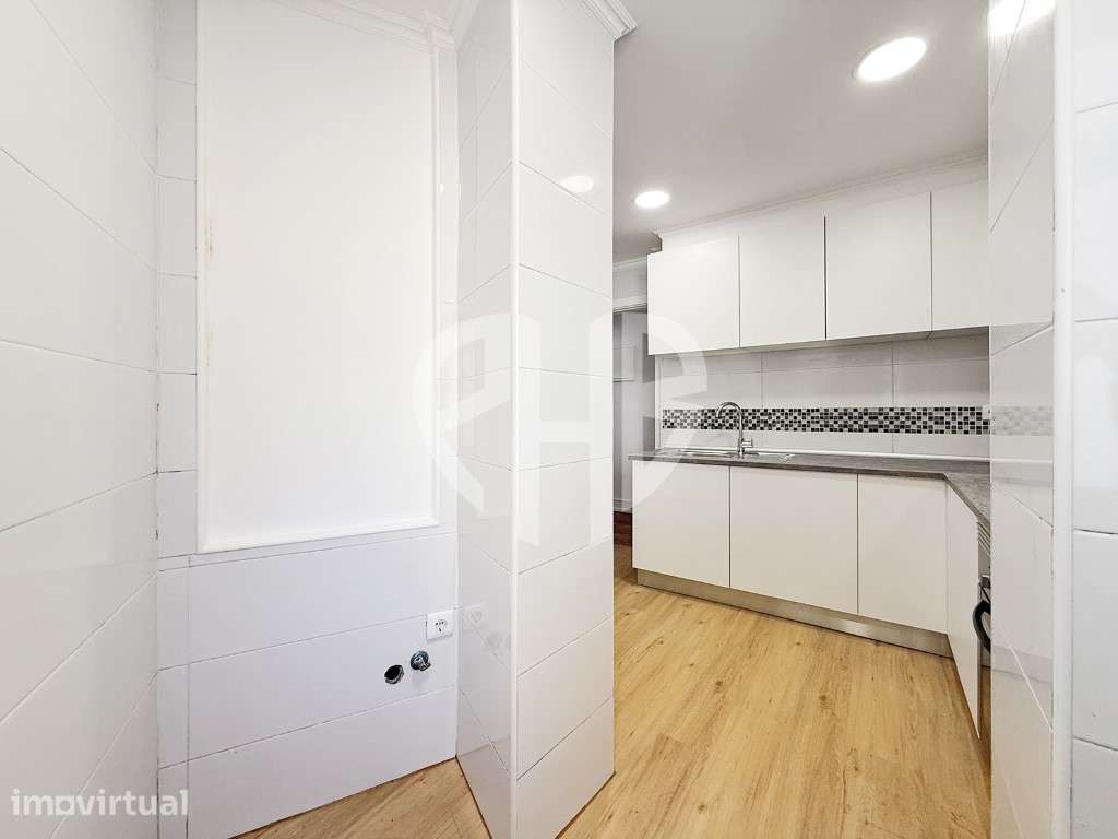 Apartamento T2 Remodelado para Arrendamento | Avenida General Humbe... - Grande imagem: 4/21