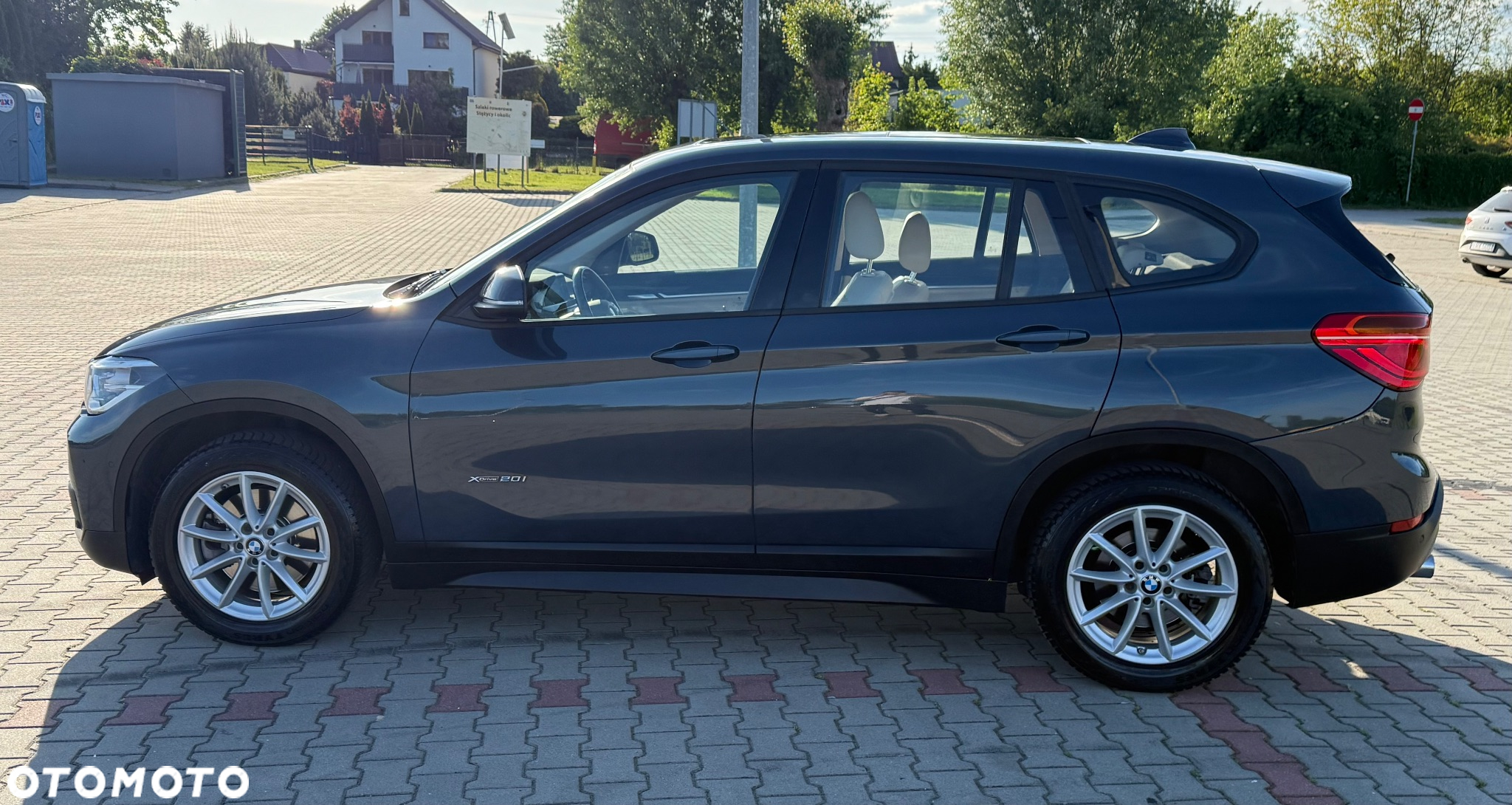 BMW X1 xDrive20i xLine - 3