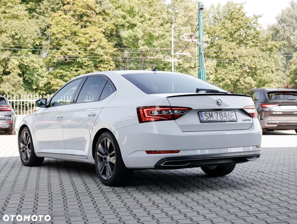 Skoda Superb 2.0 TDI Sportline DSG - 6