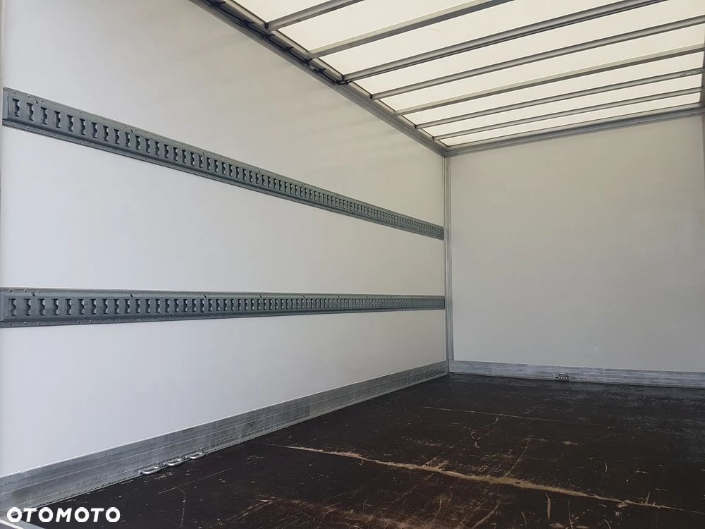 Iveco 35S16 KONTENER 8EP KLIMA 4,23x2,23x2,23 3,0-160KM DAILY KRAJOWY MANUAL 6-BIEGÓW - 19