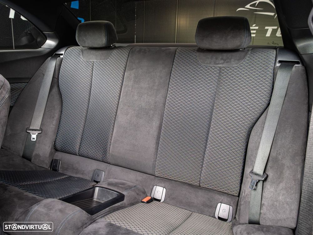 BMW 218 - 25