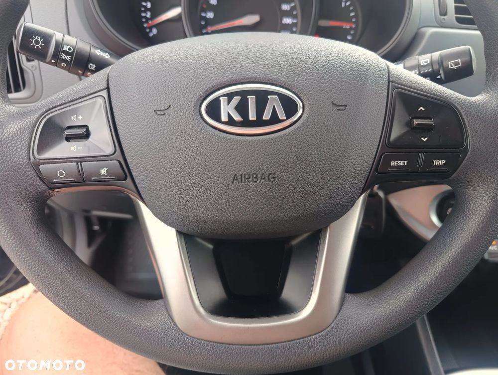 Kia Rio 1.2 Attract - 23