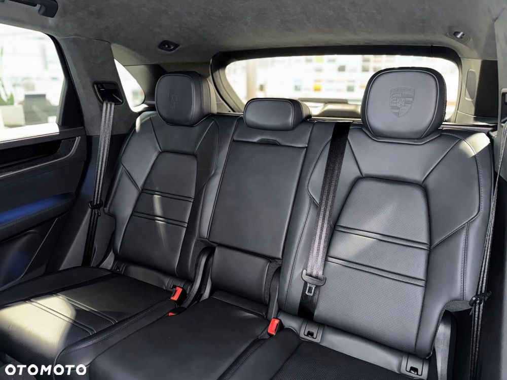 Porsche Cayenne - 29