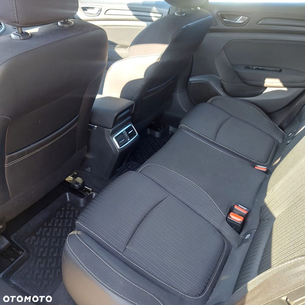 Renault Megane ENERGY TCe 140 EDC LIMITED - 6