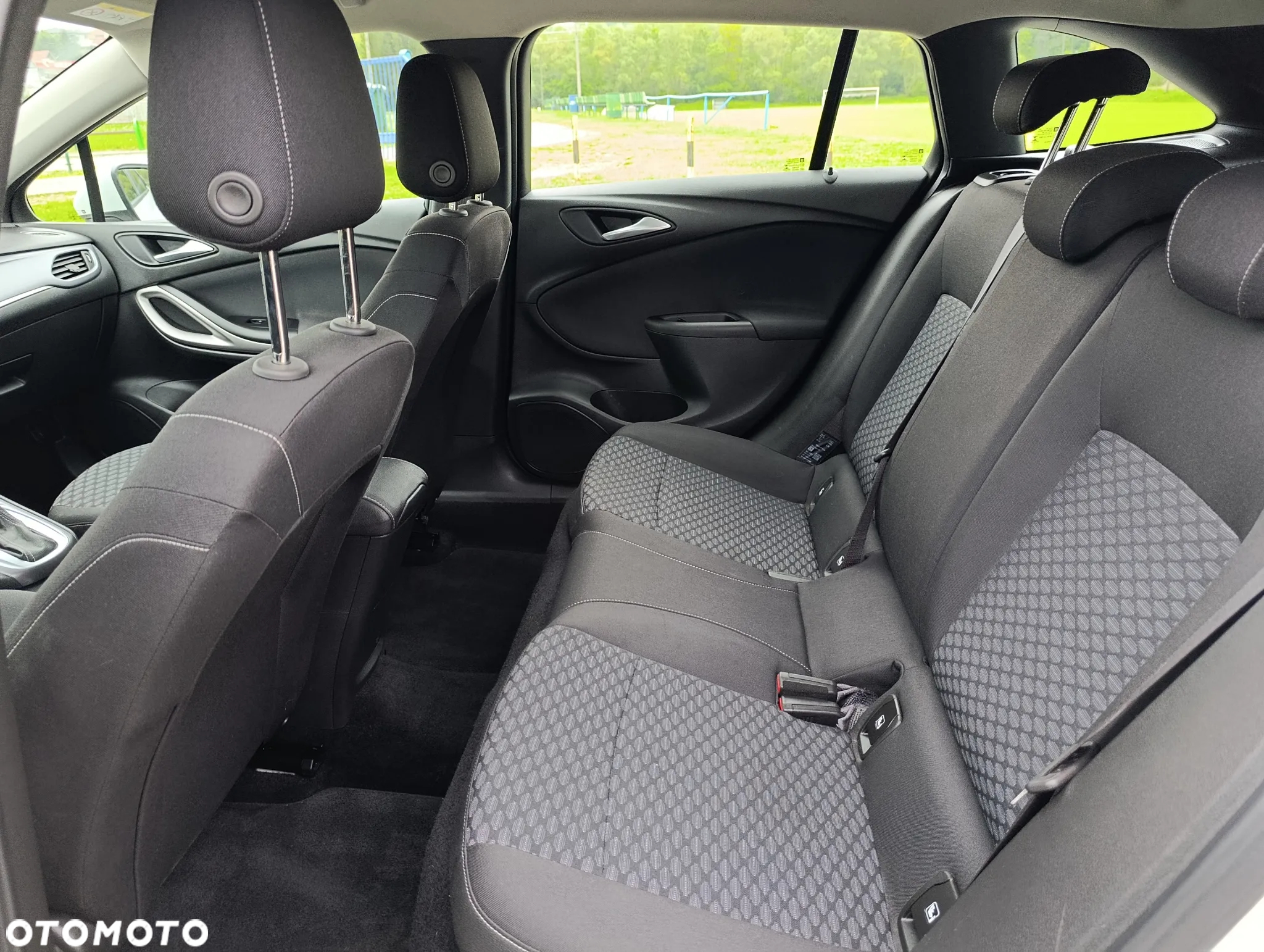 Opel Astra 1.5 D Automatik Edition - 14