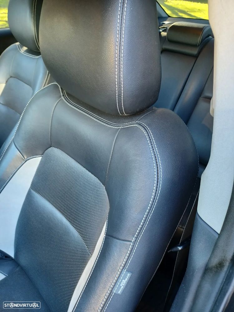 Toyota Avensis SD 1.6 D-4D Luxury+GPS - 3