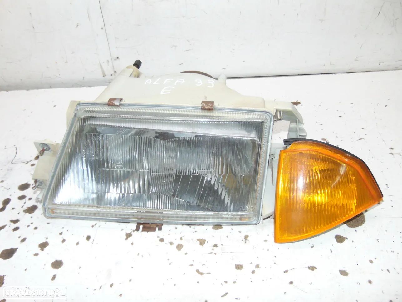 Alfa romeo 33 farol - 1