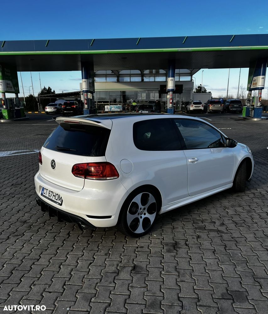 Volkswagen Golf - 2