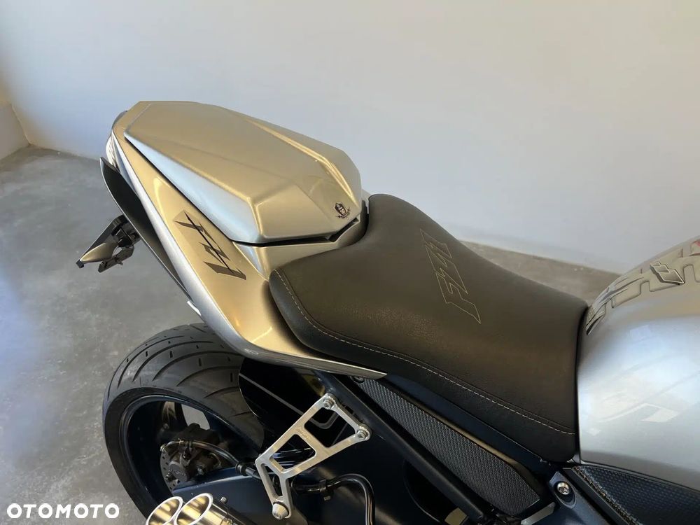 Yamaha FZ - 18