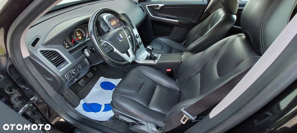 Volvo XC 60 D3 Drive-E Momentum - 18