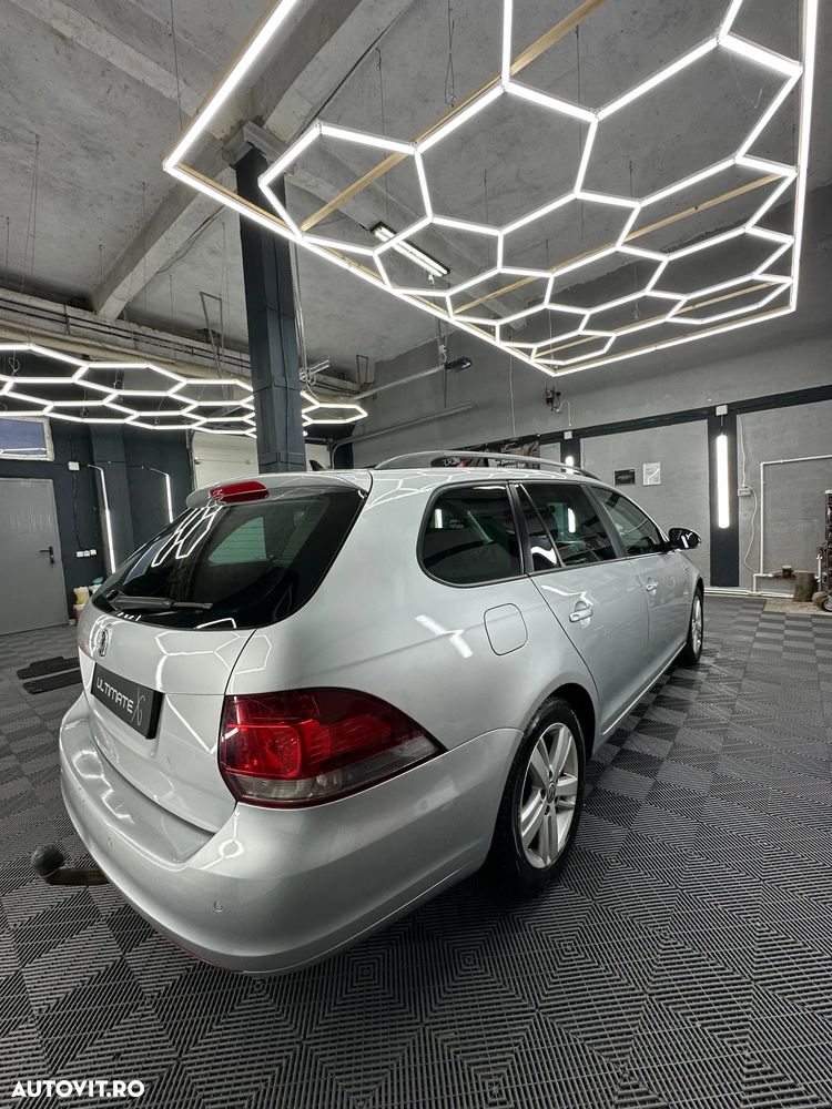 Volkswagen Golf 1.6 TDI DPF Highline - 8