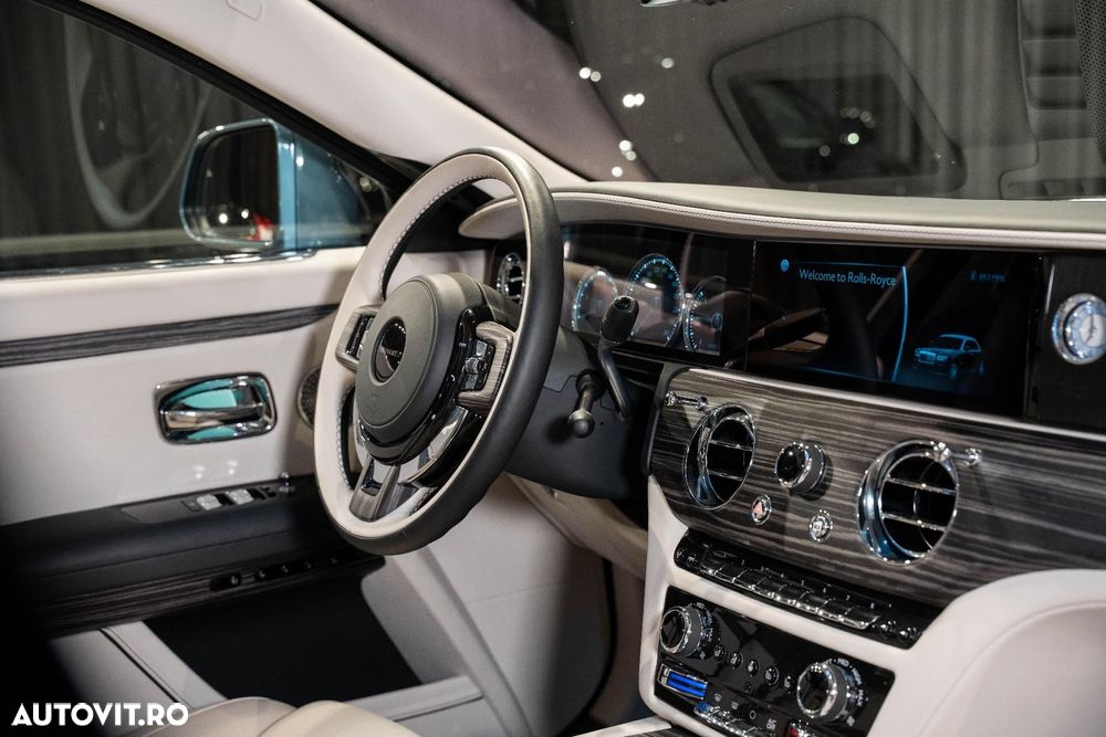 Rolls-Royce Ghost - 32