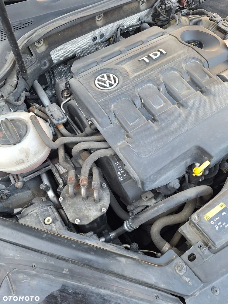 Volkswagen Golf 1.6 TDI BlueMotion Comfortline - 12